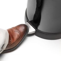 Spectrum Black 30 Litre Pedal Bin -Comfortable Home 1000051884 alt03