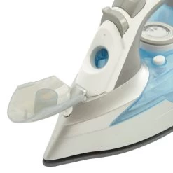 Dunelm 2200W Ceramic Iron 8 Dunelm 2200W Ceramic Iron -Comfortable Home 1000108814 alt02