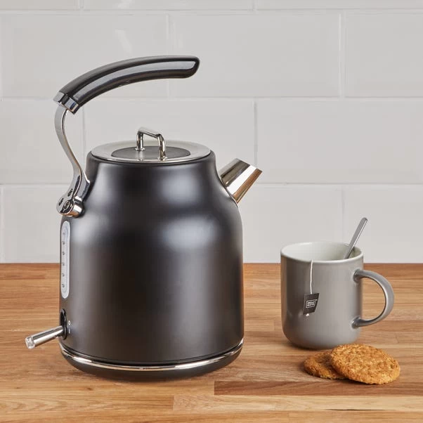 Dunelm Retro 1.7L 3KW Matt Black Kettle 5 Dunelm Retro 1.7L 3KW Matt Black Kettle - Image 3