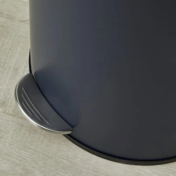 Dunelm 30L Navy Pedal Bin 4 Dunelm 30L Navy Pedal Bin - Image 2