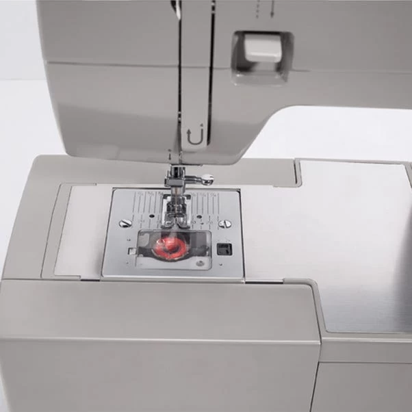 Singer Heavy Duty 4423 Sewing Machine 4 Singer Heavy Duty 4423 Sewing Machine - Image 2