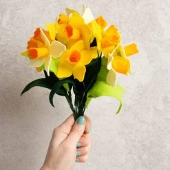 Wool Couture A Dozen Daffodils Craft Kit -Comfortable Home 30790590 alt02