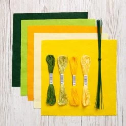 Wool Couture A Dozen Daffodils Craft Kit -Comfortable Home 30790590 alt05