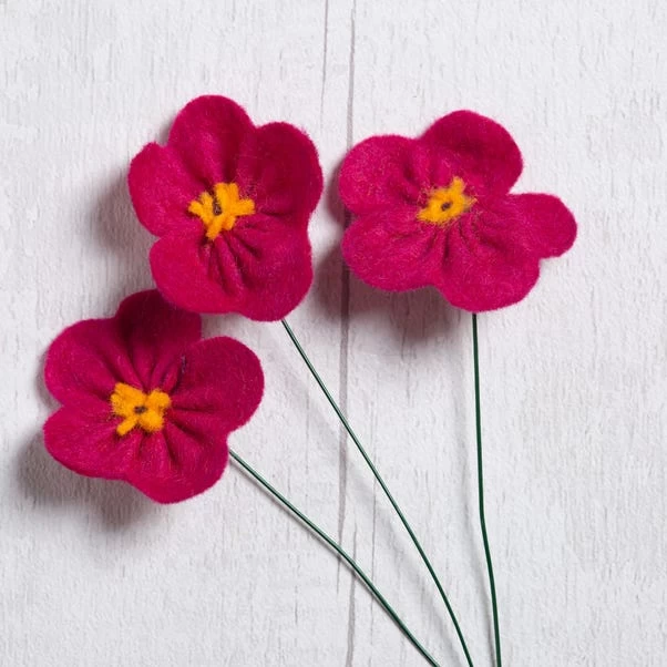 Wool Couture A Bouquet Of Flowers Craft Kit 6 Wool Couture A Bouquet Of Flowers Craft Kit - Image 4