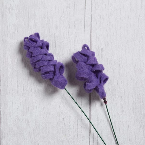 Wool Couture A Bouquet Of Flowers Craft Kit 7 Wool Couture A Bouquet Of Flowers Craft Kit - Image 5