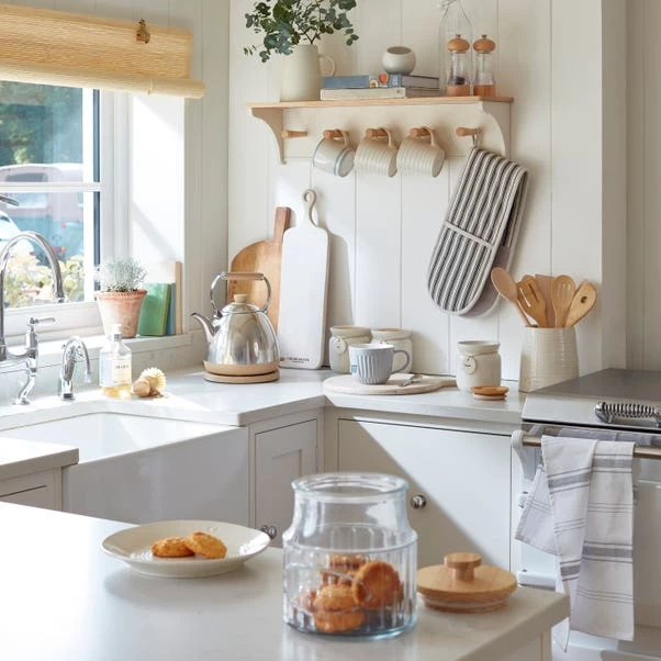 Dunelm Churchgate Stainless Steel Kettle 1.7L 7 Dunelm Churchgate Stainless Steel Kettle 1.7L - Image 5